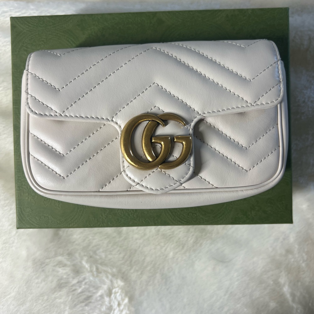 GG Marmont matelassé leather super mini bag